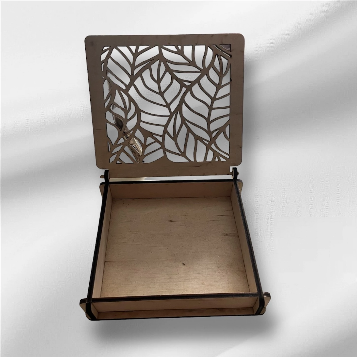 Levélmintás díszdoboz