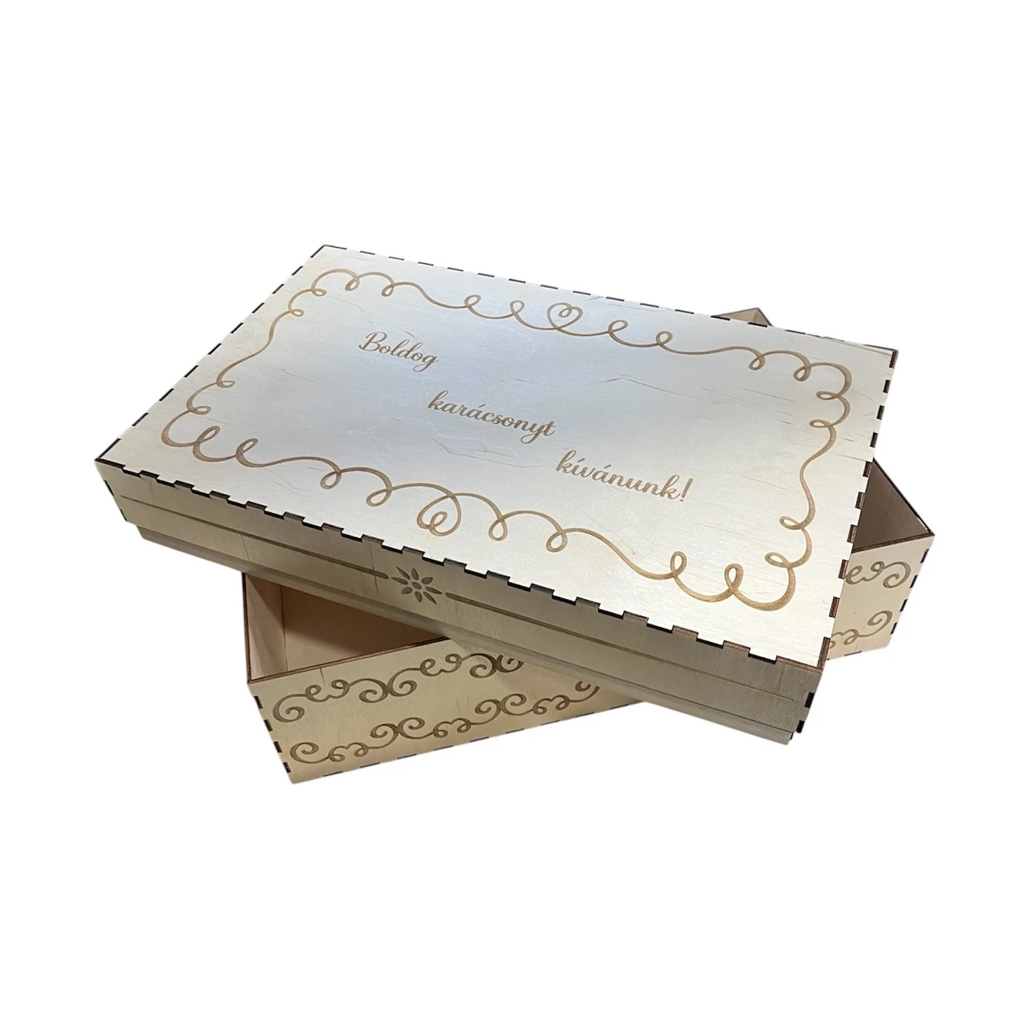 Személyre szabható karácsonyi ajándékátadó doboz – gravírozott fa díszdoboz