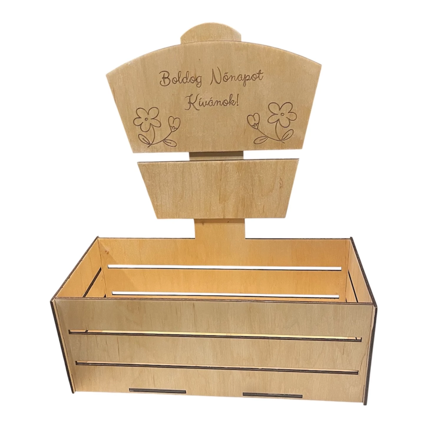 Személyre szabható fa virágláda gravírozott táblával – Anyák napjára, Nőnapra, Valentin napra