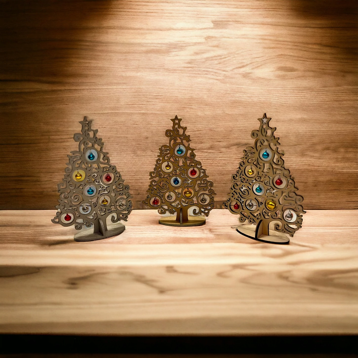 Gyöngyös karácsonyfa asztaldísz – arany, ezüst, natúr színekben
