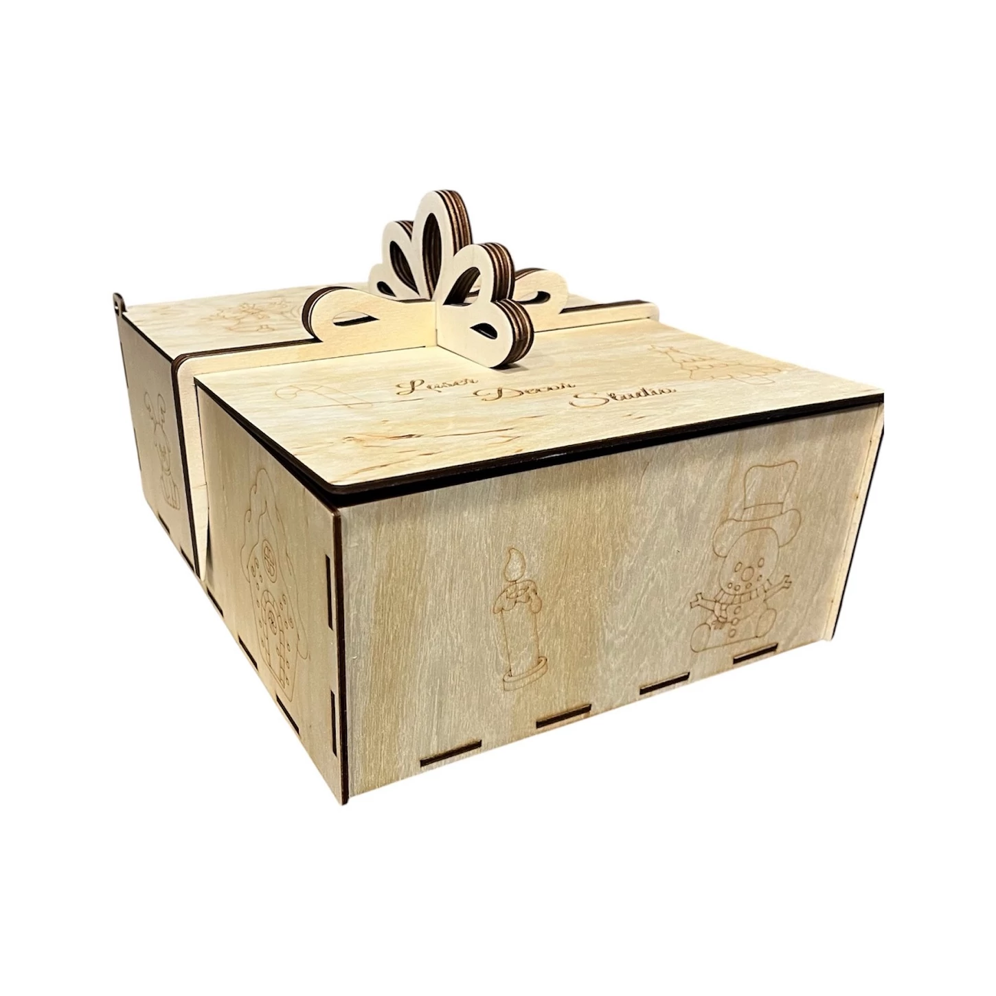 Személyre szabható fa ajándékdoboz masnival – karácsonyi díszcsomagolás